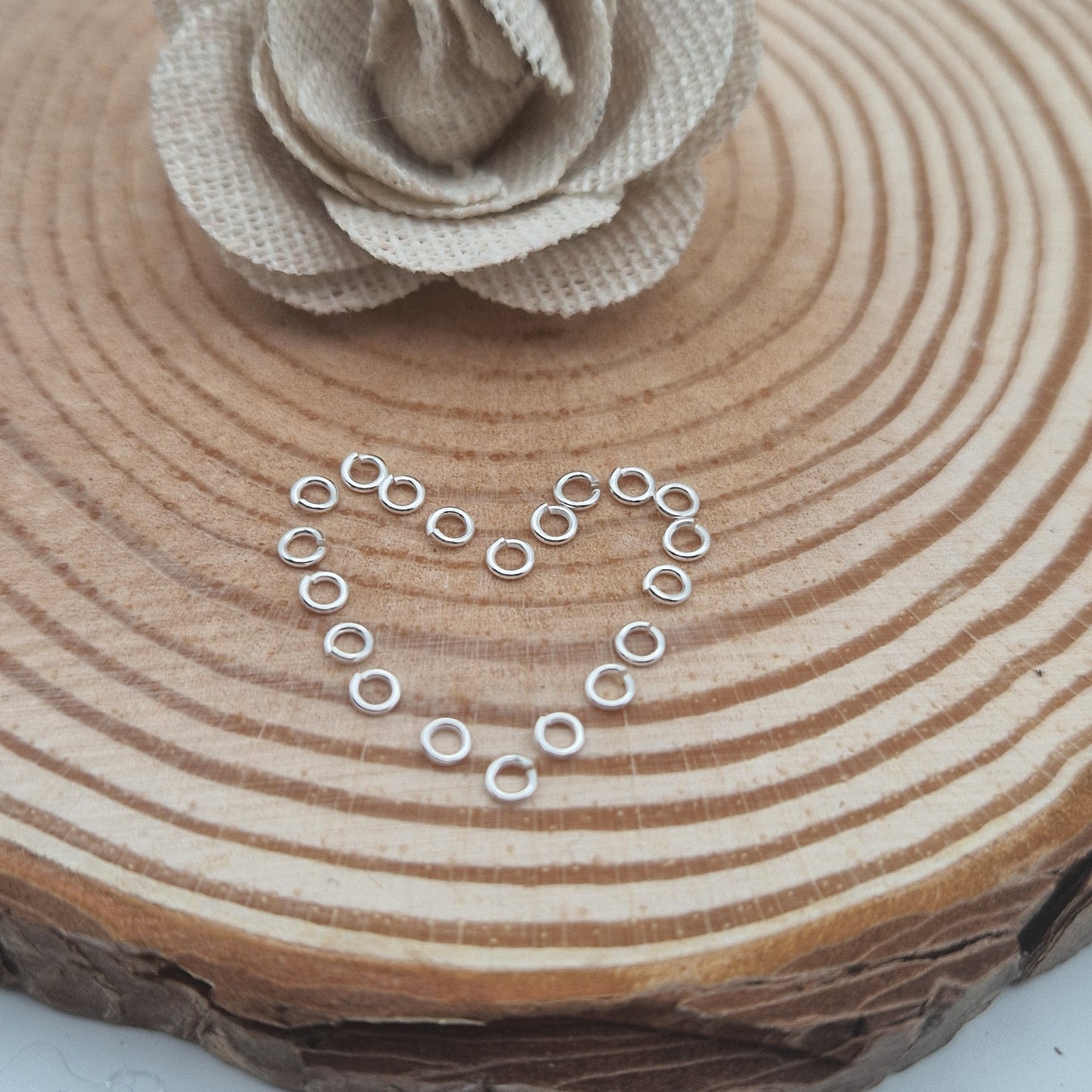 925 sterling silver jump rings for permanent jewellery, durable and tarnish-resistant findings for chain linking aPermanent Jewellery Supplies 14kt Gold Filled & Sterling Silver, Charms Chains & Connectors. Great for all Permanent Jewellery Artistsnd clasps. In a variation of sizes.