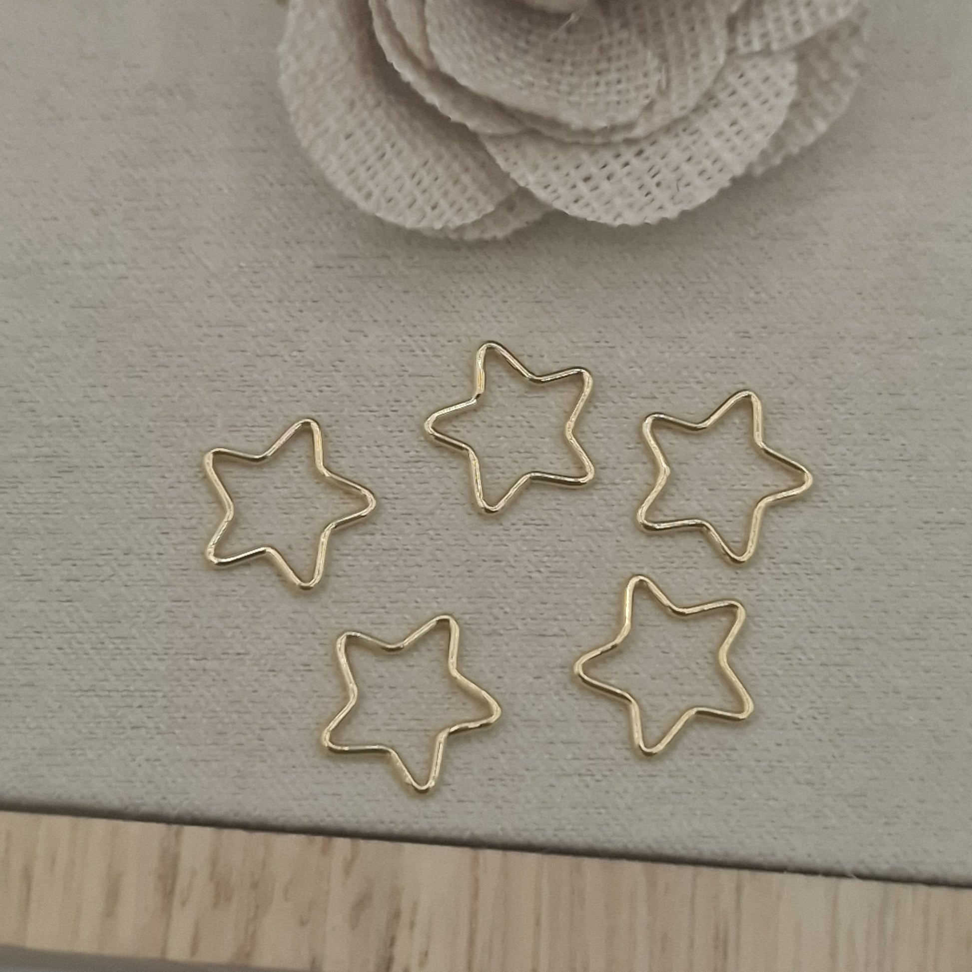 Permanent Jewellery Supplies 14kt Gold Filled & Sterling Silver, Charms Chains & Connectors. Great for all Permanent Jewellery Artists