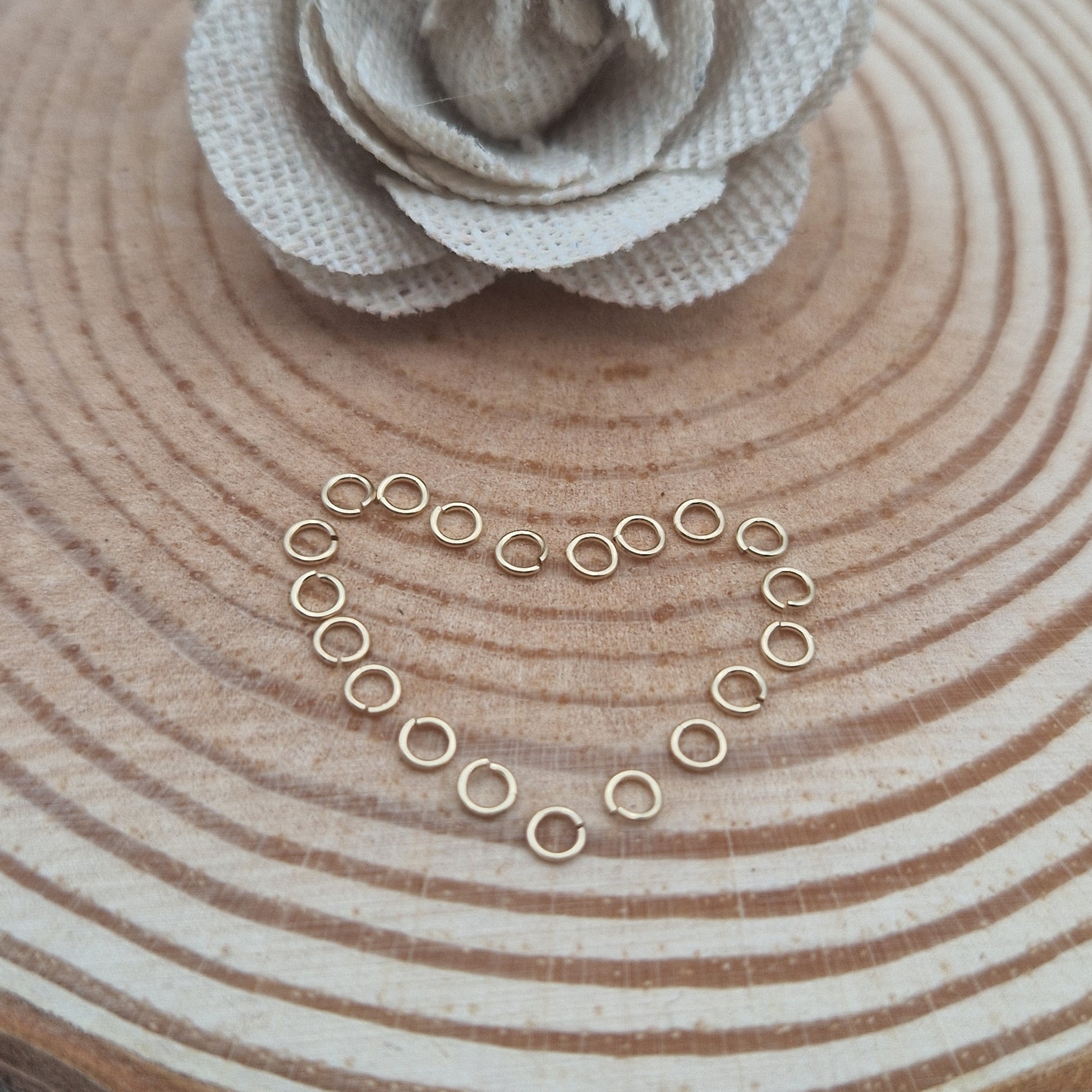 14kt gold filled jump rings in a polished finish, ideal for jewelry making and cPermanent Jewellery Supplies 14kt Gold Filled & Sterling Silver, Charms Chains & Connectors. Great for all Permanent Jewellery Artistsrafts. 