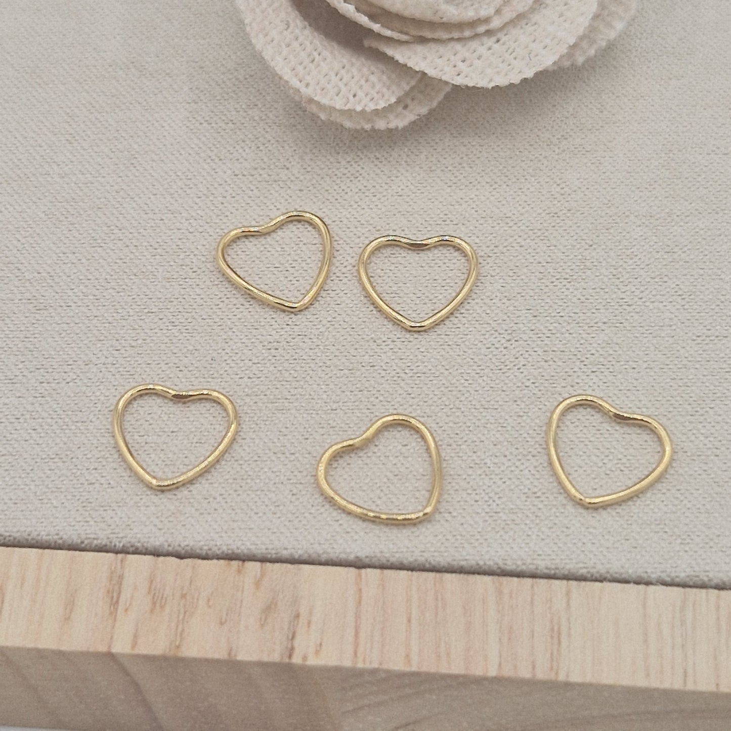 Permanent Jewellery Supplies 14kt Gold Filled & Sterling Silver, Charms Chains & Connectors. Great for all Permanent Jewellery Artists