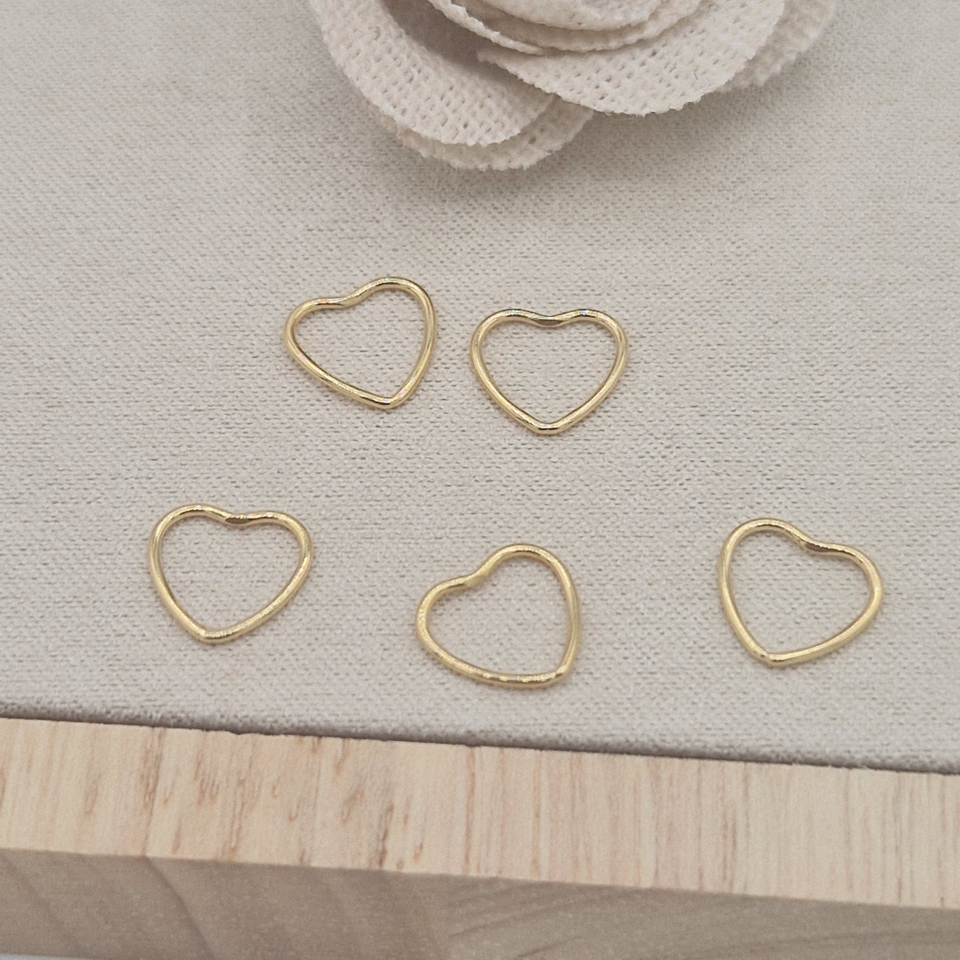 Permanent Jewellery Supplies 14kt Gold Filled & Sterling Silver, Charms Chains & Connectors. Great for all Permanent Jewellery Artists